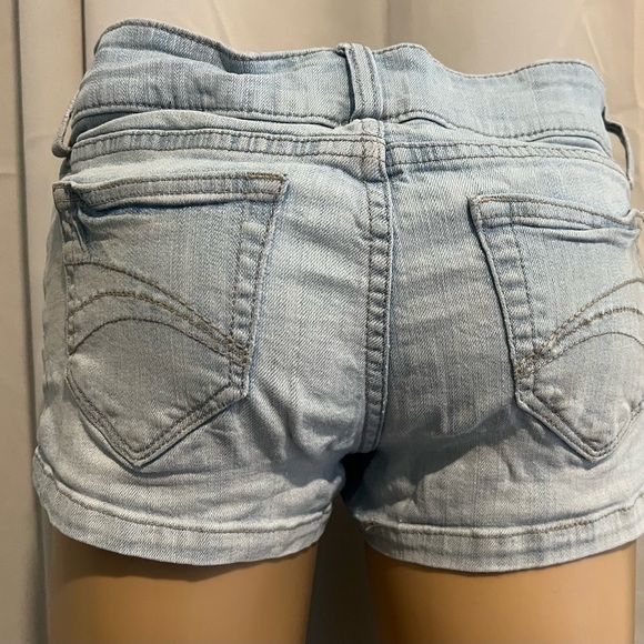 Decree Dirty Wash Jean Shorts - Picture 3 of 4